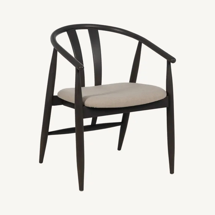 Silla de comedor Uru de madera de roble negro con tapizado natural
