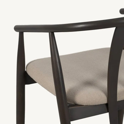 Silla contemporánea de roble negro y tela tipo lino para salón
