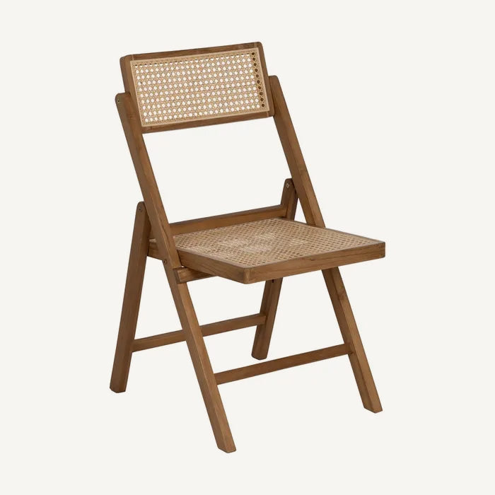 Silla color natural y beige en madera de teca y ratán
