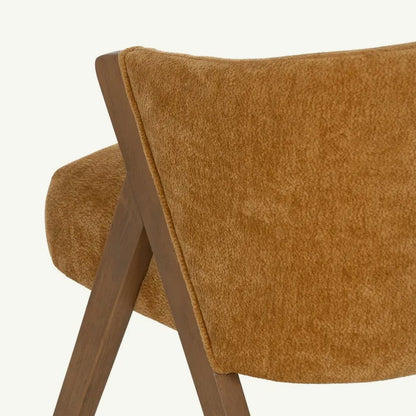Silla contemporánea mostaza cálido tapizada en tejido para interior del hogar