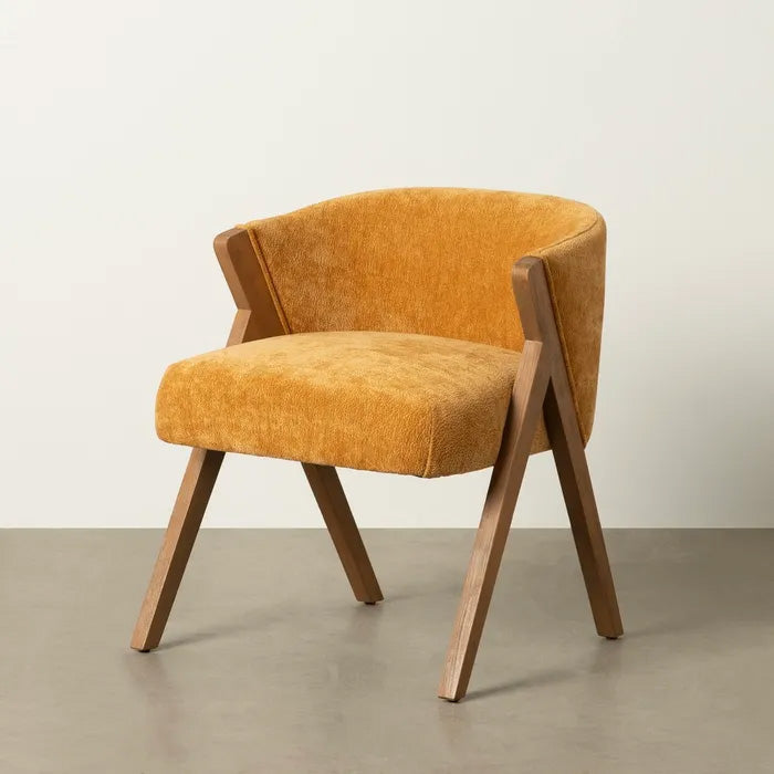 Silla Mauri mostaza cálido de madera de abedul