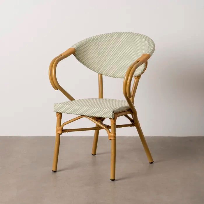 Silla en color aguamarina y beige, fabricada de aluminio y textileno.