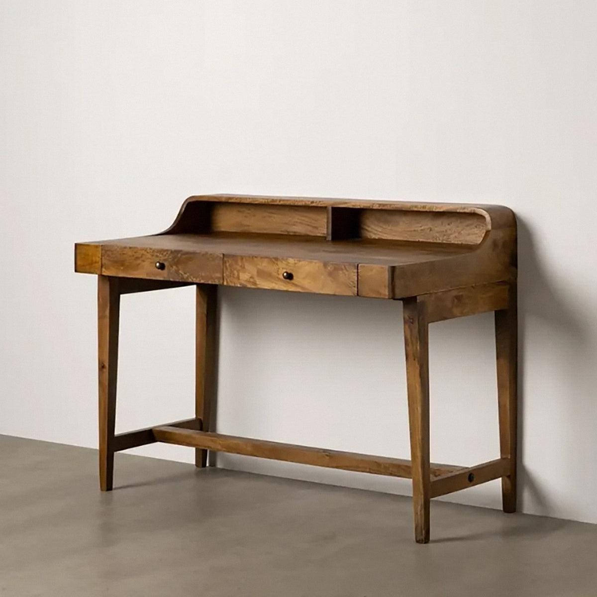 Mesa de escritorio de madera