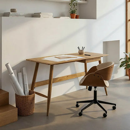 Mesa de escritorio y silla de madera natural claro