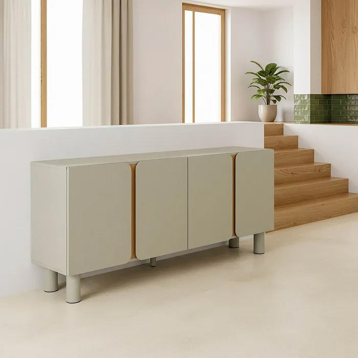Aparador Tau gris taupe de 180 cm con 4 puertas y patas de madera de roble en salón moderno