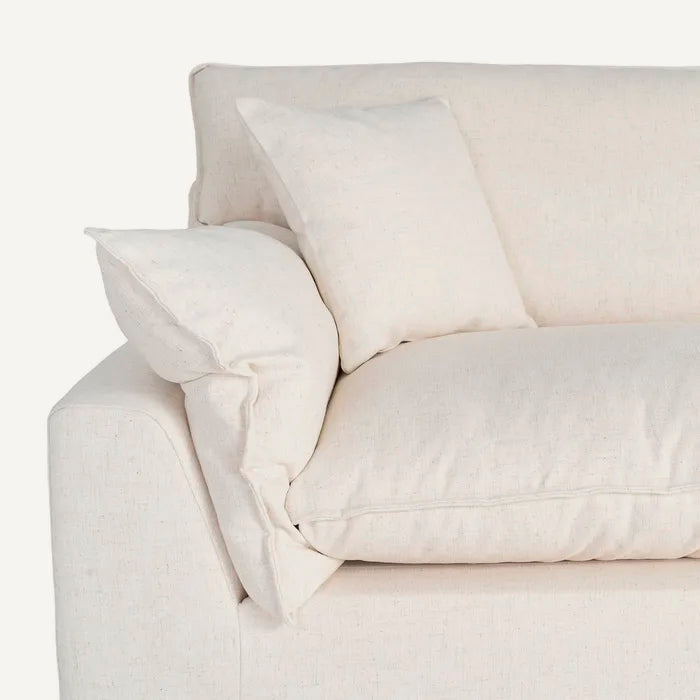 Sofá 4 plazas en color crema, de madera y tejido de lino