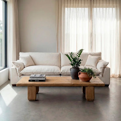 Sofá 4 plazas en color crema, de madera y tejido de lino