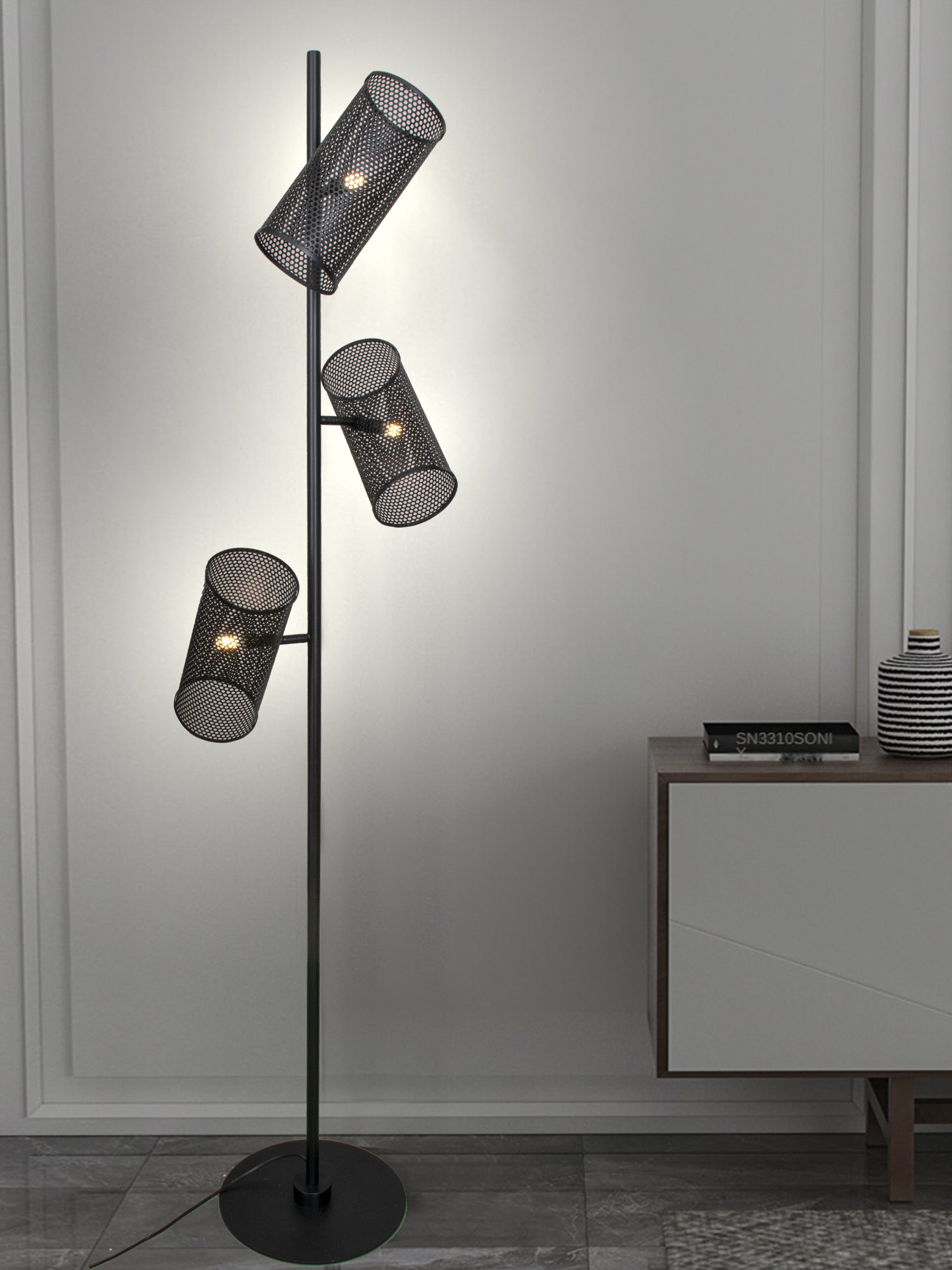 Lámpara de pie, color negro de acero 
