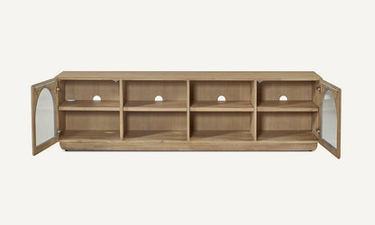Mueble TV fabricado en madera maciza marrón natural combinado con cristal en las puertas.