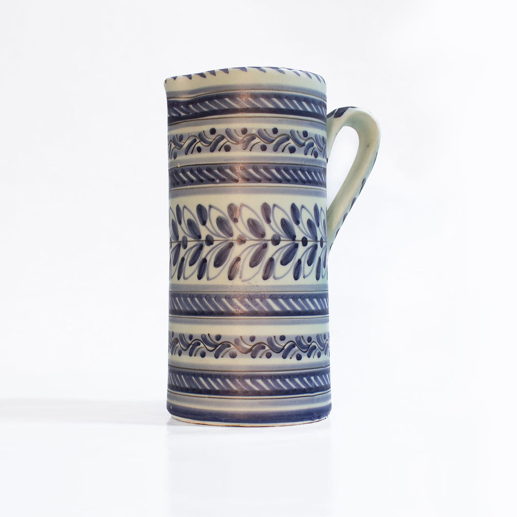 Jarra pintada a mano, blanco y azul, de cerámica