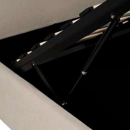 Cama doble tapizada con canapé y cabezal, de textura suave color beige. Apta colchón 180x200 cm