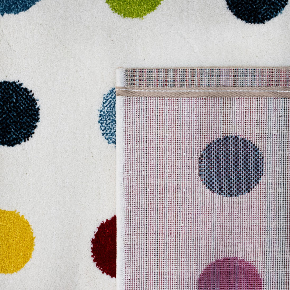 Alfombra colorful kids de lunares de colores