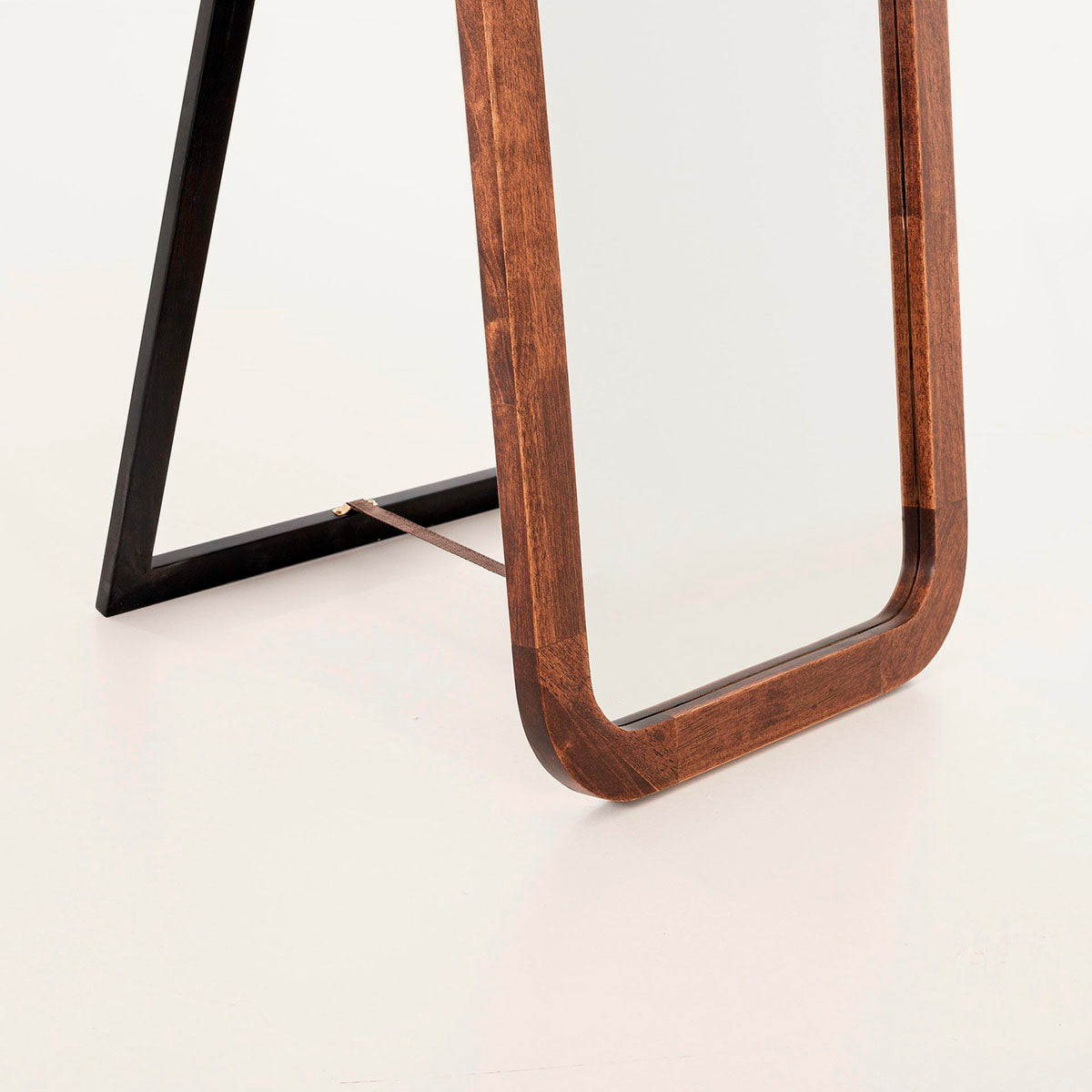 Espejo elegante de suelo de 150x50 cm, fabricado en madera de nogal y pie metálico