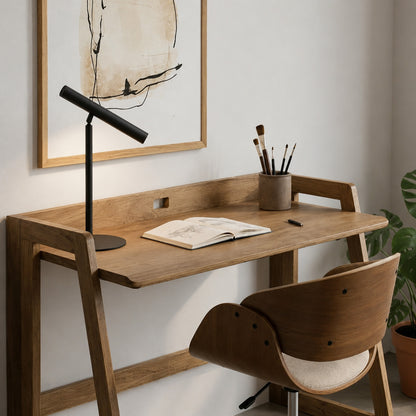 Lámpara minimalista de escritorio en acero negro alka