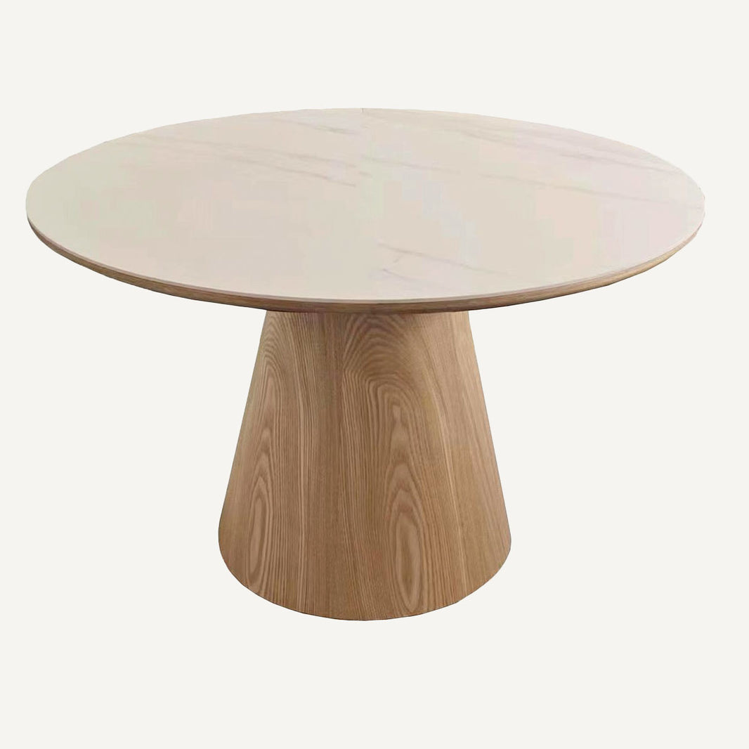 Mesa de comedor, redonda, en color marrón de madera de roble y tapa porcelánico blanco