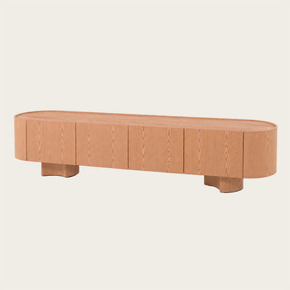 Mueble TV en madera de chapa de roble, con patas robustas, cuatro puertas y huecos internos.
