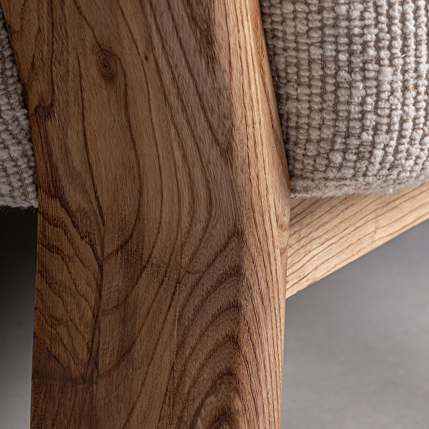 Sofá de diseño Nara para salón moderno en madera de roble