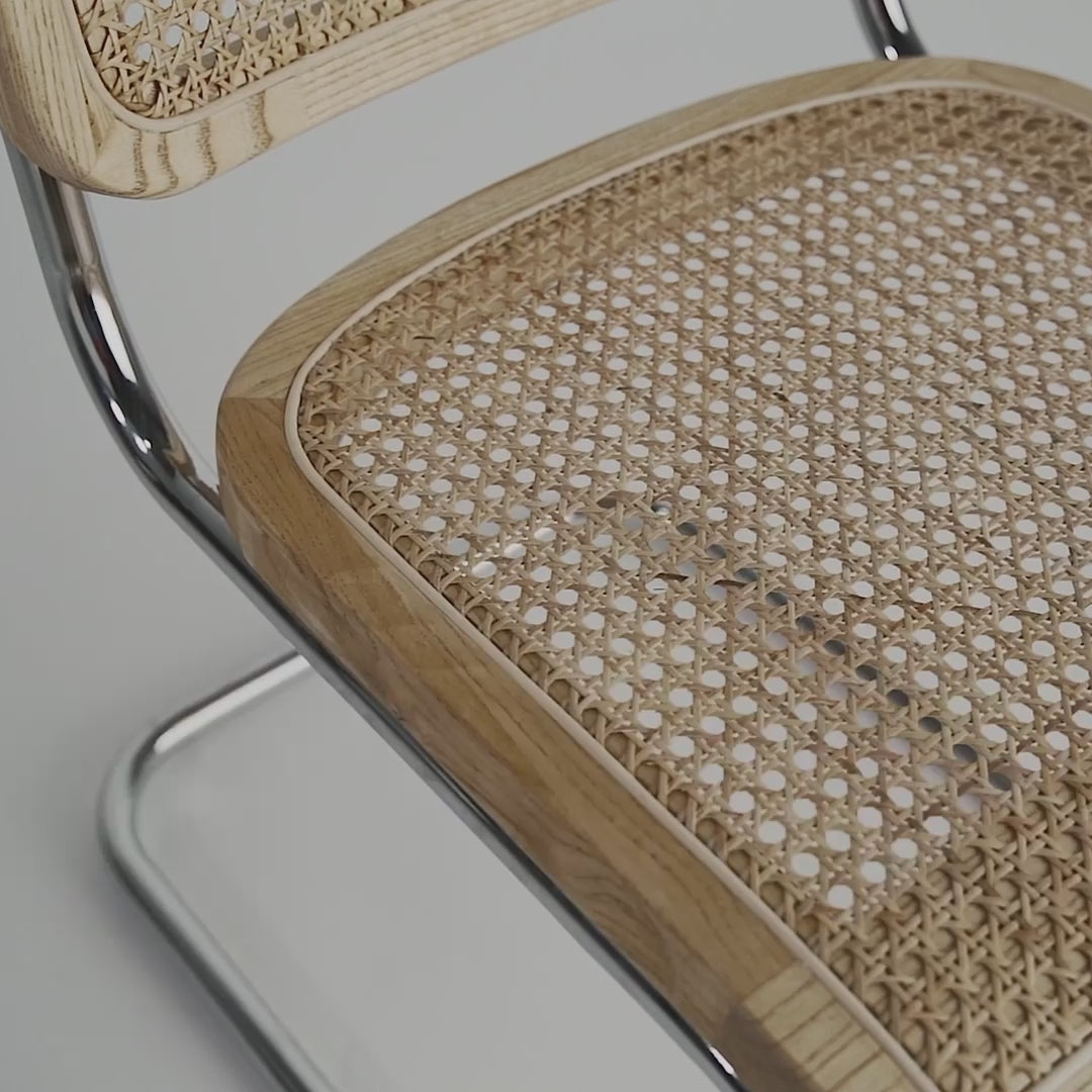 Silla de diseño inspirado en la silla Cesca de Marcel Breuer